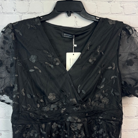 BloomChic Black Floral Surplice Sheer Overlay Midi Dress Plus Size 1X - Picture 4 of 7